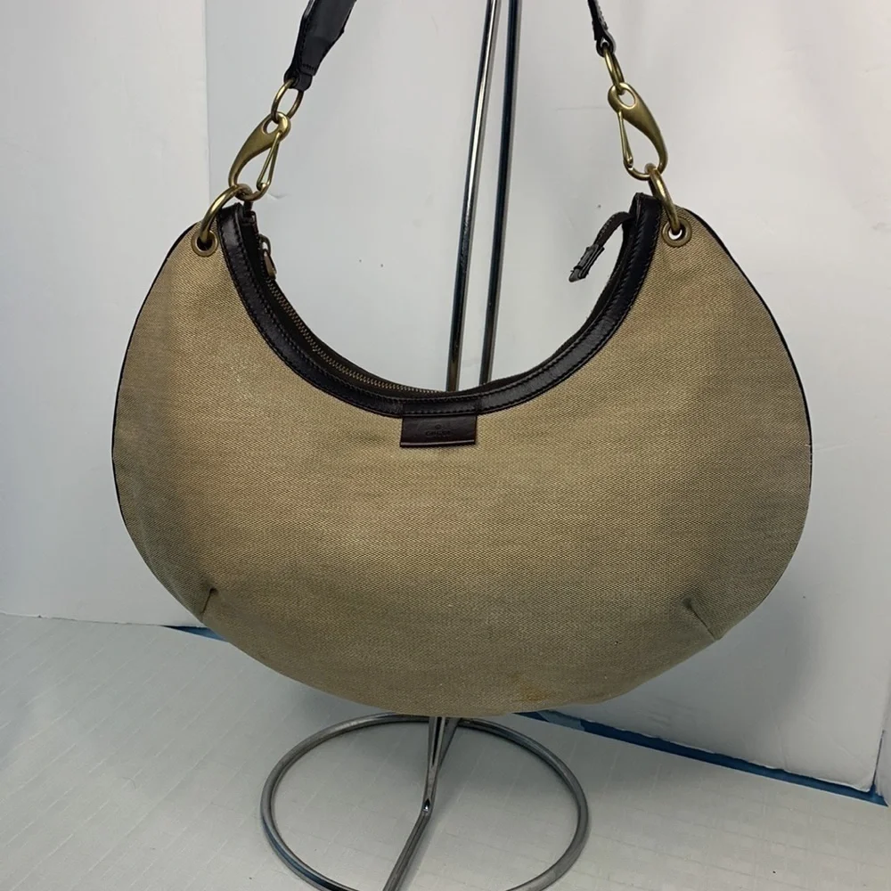 Gucci crescent handbag comes with COA